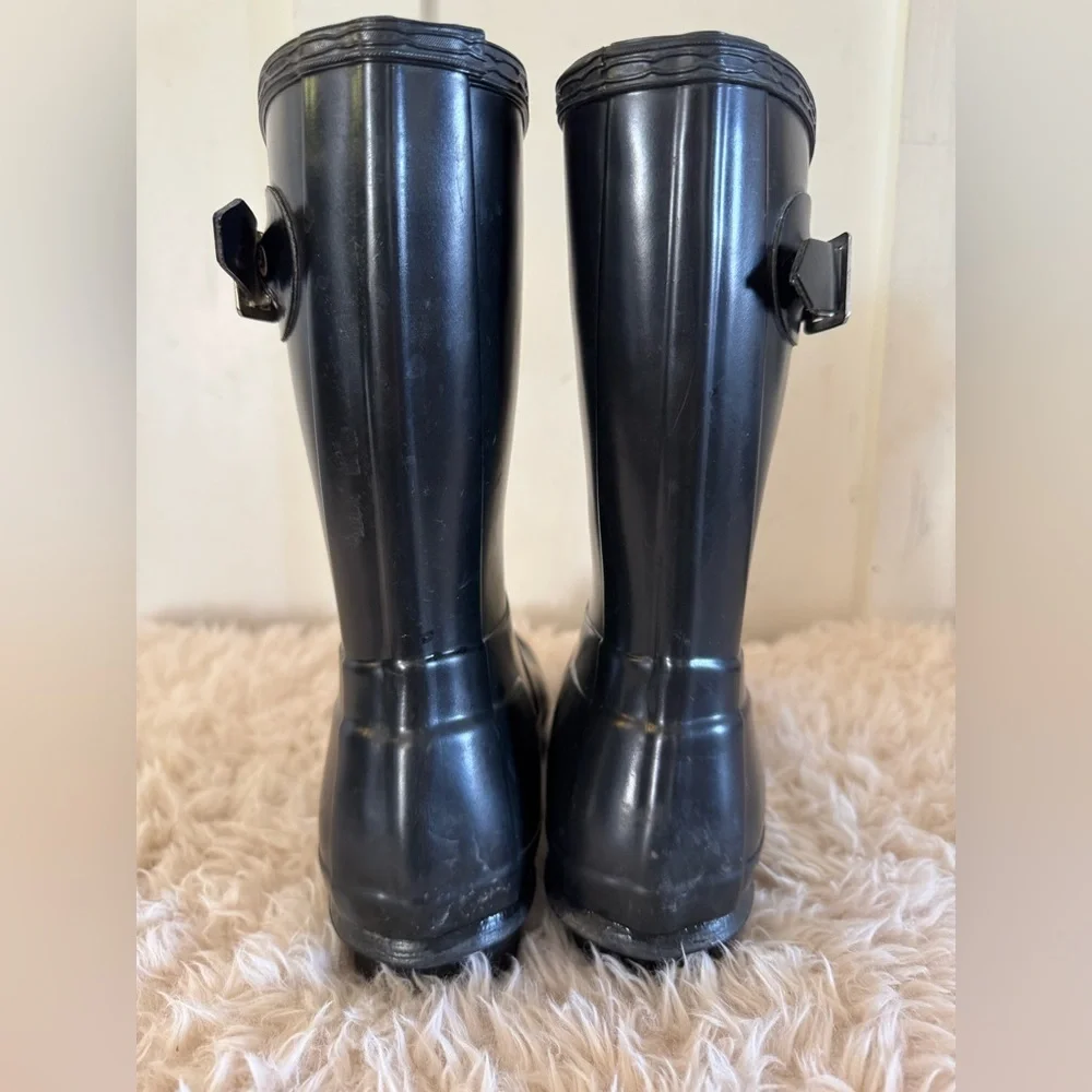 Hunter Black Waterproof short rubber Boots size 7 B